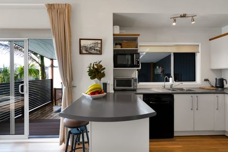 Photo of property in 10 Caledonia Place, Highlands Park, New Plymouth, 4312