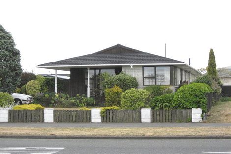 Photo of property in 122 Queenspark Drive, Parklands, Christchurch, 8083