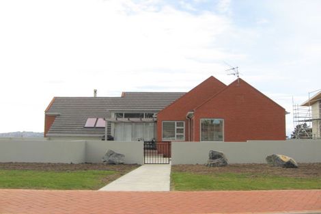 Photo of property in 15 Highgrove, Saint Clair, Dunedin, 9012