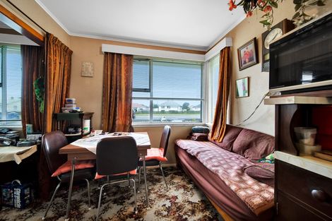 Photo of property in 277 South Road, Hawera, 4610