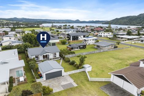 Photo of property in 219 The Square, Whangamata, 3620