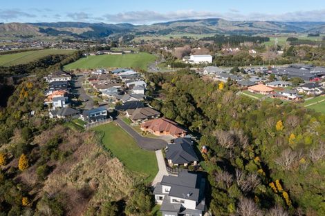 Photo of property in 20 Silkwood Place, Fitzherbert, Palmerston North, 4410