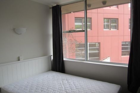 Photo of property in Terrace Tower Apartments, 1e/126 The Terrace, Wellington Central, Wellington, 6011