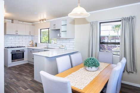 Photo of property in 2 Horoeka Court, Pukete, Hamilton, 3200