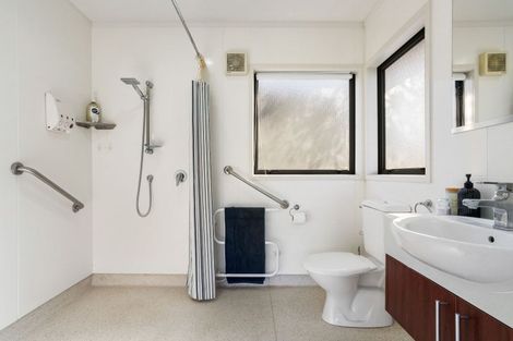 Photo of property in 16 Braddock Grove, Pauanui, Hikuai, 3579