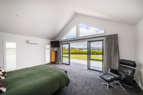 Photo of property in 12 Colquhoun Way, Kelvin Grove, Palmerston North, 4470