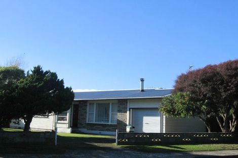 Photo of property in 17 Winton Street, Paraparaumu Beach, Paraparaumu, 5032