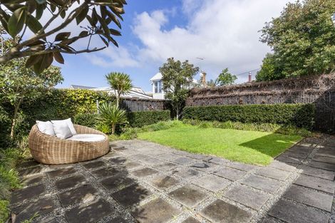 Photo of property in 35 St Marys Road, Saint Marys Bay, Auckland, 1011