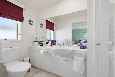 Photo of property in 79 Riverton Drive, Randwick Park, Auckland, 2105