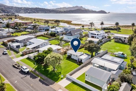 Photo of property in 215 Cook Drive, Whitianga, 3510