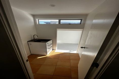 Photo of property in 1/7 Yarra Place, Botany Downs, Auckland, 2010