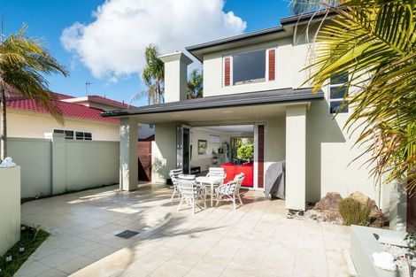 Photo of property in 11 Mistral Place, West Harbour, Auckland, 0618