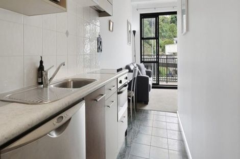 Photo of property in Atrium Apartments, 3n/154 The Terrace, Wellington Central, Wellington, 6011