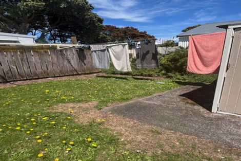 Photo of property in 16 Glendavar Street, Berhampore, Wellington, 6023