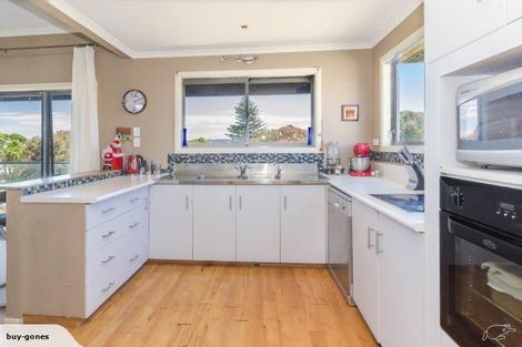 Photo of property in 16 Manly Street, Paraparaumu Beach, Paraparaumu, 5032