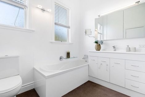 Photo of property in 12 Domain Street, Devonport, Auckland, 0624