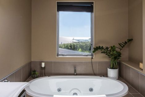 Photo of property in 11 Stonewall Place, Huntsbury, Christchurch, 8022