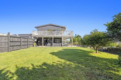 Photo of property in 32 Ashley Place, Papamoa Beach, Papamoa, 3118