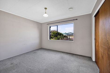 Photo of property in 27 Tiverton Crescent, Whalers Gate, New Plymouth, 4310