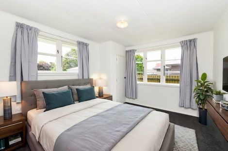 Photo of property in 33 Crewe Crescent, Hokowhitu, Palmerston North, 4410