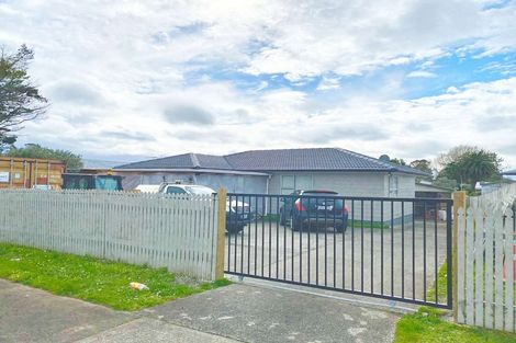 Photo of property in 27 Kemble Close, Mangere, Auckland, 2022