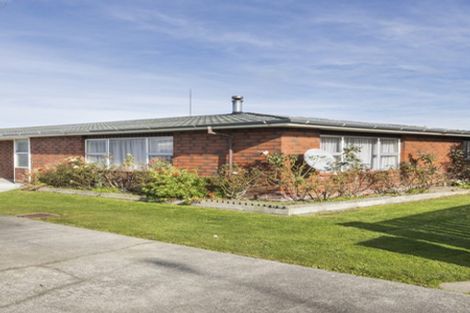 Photo of property in 16 Blenheim Place, Feilding, 4702