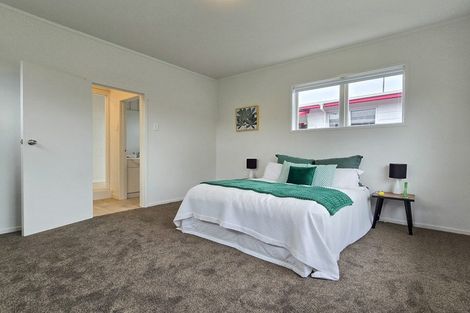 Photo of property in 17 Fernleigh Avenue, Waiuku, 2123