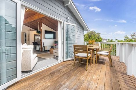 Photo of property in 1/6a Sunnynook Road, Sunnynook, Auckland, 0620