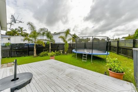 Photo of property in 4/26 Midgley Road, West Harbour, Auckland, 0618