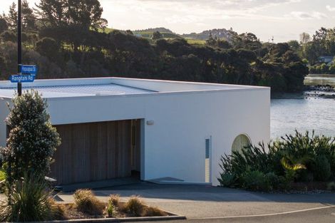 Photo of property in 16 Rangitahi Road, Raglan, 3225