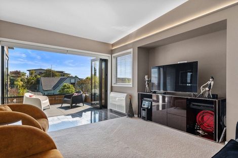 Photo of property in 11 Janice Place, Mount Pleasant, Christchurch, 8081