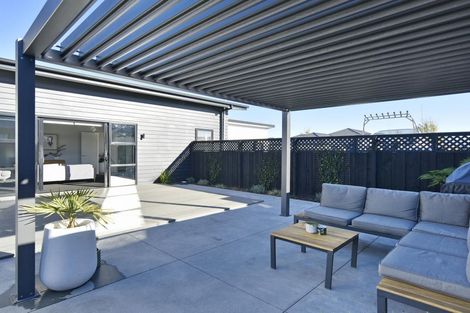 Photo of property in 33 Highgate Drive, Rangiora, 7400