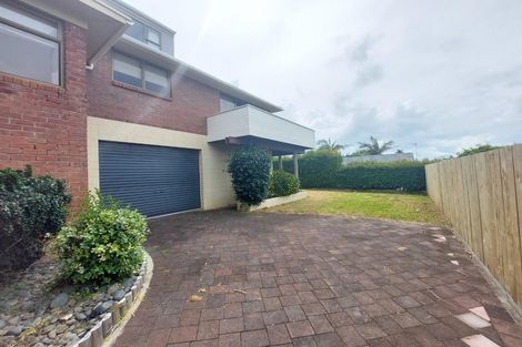 Photo of property in 8 Beach Road, Mellons Bay, Auckland, 2014