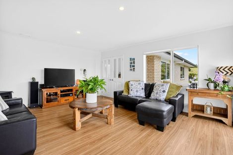 Photo of property in 1014 South Head Road, South Head, Helensville, 0874