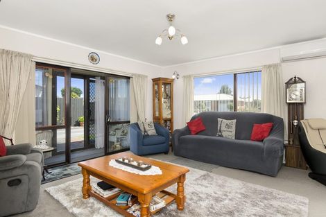 Photo of property in 17a Pemberton Crescent, Greerton, Tauranga, 3112