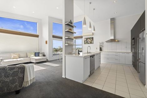 Photo of property in 60 Chesterfield Way, Orewa, 0931