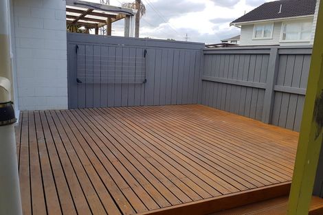 Photo of property in 1/16 Ramillies Place, Glenfield, Auckland, 0629