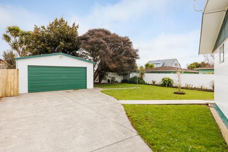 Photo of property in 28 Escort Grove, Awapuni, Palmerston North, 4412
