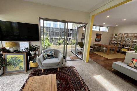 Photo of property in 31 Newman Terrace, Thorndon, Wellington, 6011