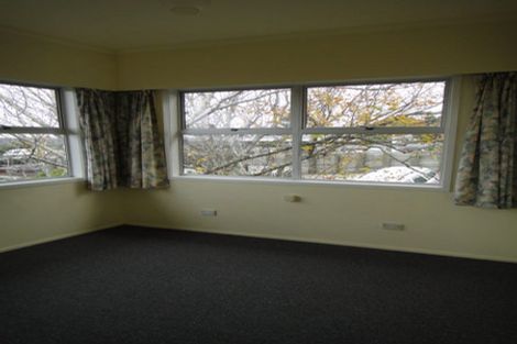 Photo of property in 639a Glenfield Road, Totara Vale, Auckland, 0629