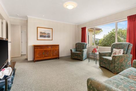 Photo of property in 16 Mcleod Place, Papamoa Beach, Papamoa, 3118