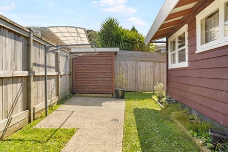 Photo of property in 52b Tirimoana Road, Te Atatu South, Auckland, 0602