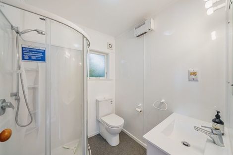 Photo of property in 3 Mertoun Terrace, Highbury, Wellington, 6012