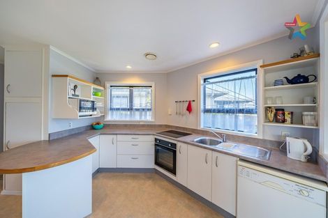 Photo of property in 54 Titiro Moana Road, Korokoro, Lower Hutt, 5012