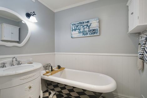 Photo of property in 34 Eglinton Road, The Glen, Dunedin, 9011