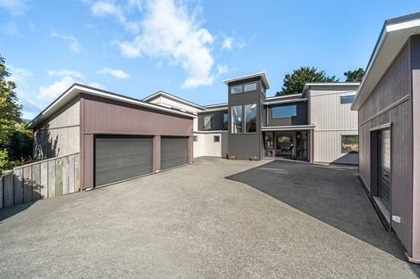 Photo of property in 67 Mount Marua Way, Timberlea, Upper Hutt, 5018