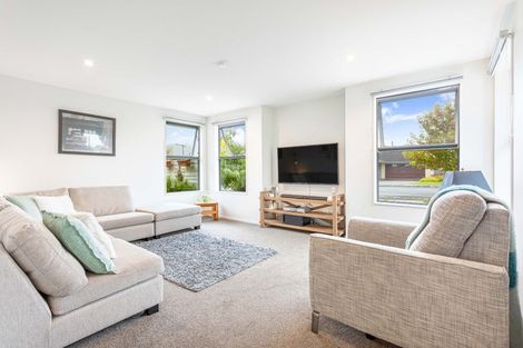 Photo of property in 13 Robert Might Road, Kumeu, 0810
