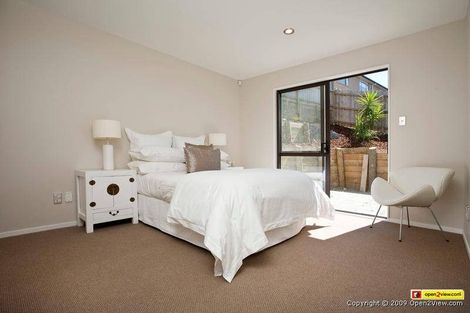 Photo of property in 22 Catlins Place, Fairview Heights, Auckland, 0632