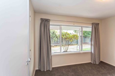 Photo of property in 17 Brookby Crescent, Avonhead, Christchurch, 8042