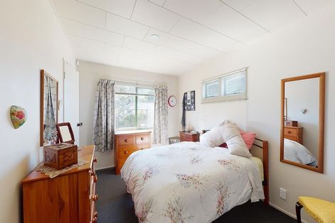 Photo of property in 113 Aquarius Drive, Kawaha Point, Rotorua, 3010